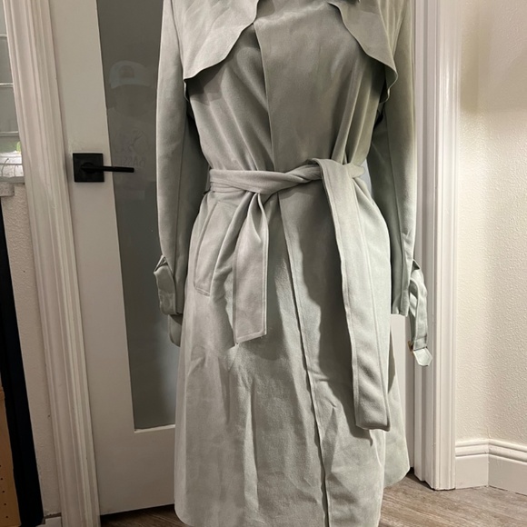 Spring coat - Picture 3 of 3